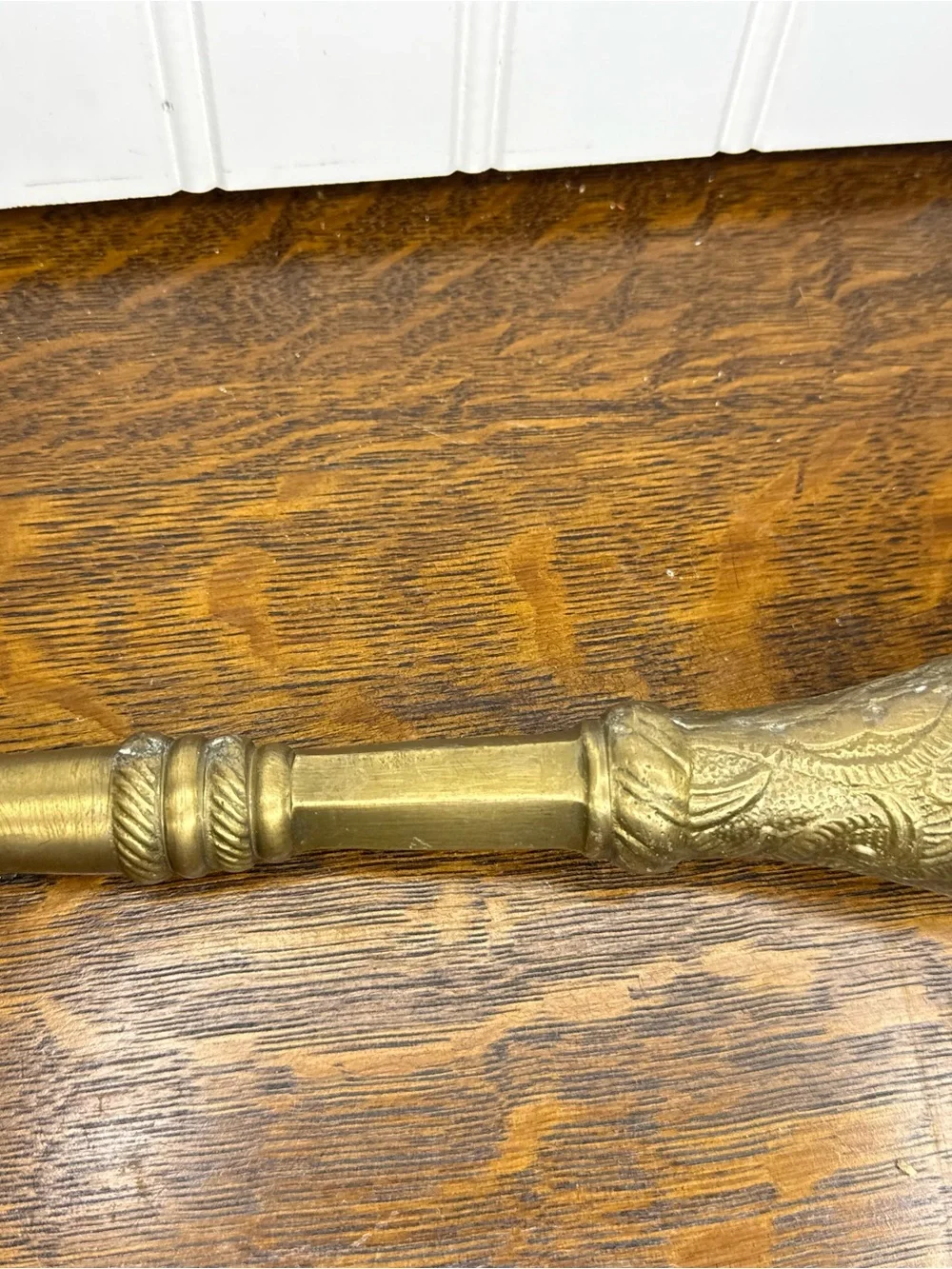 Brass Handheld Magnifying Glass - Gold